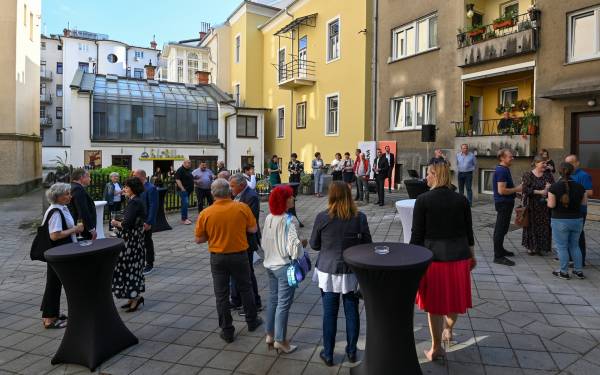 150-letnico Cinkarne obeležili s spominsko razstavo Pelikanovih fotografij