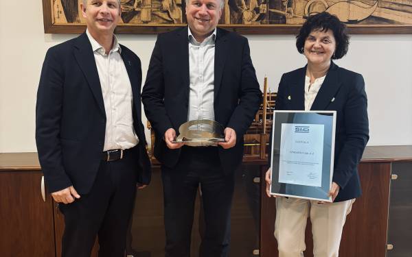 Cinkarna Celje prejela zahvalo SIQ za dolgoletno partnerstvo in zaupanje