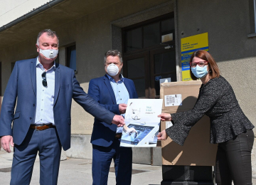 Cinkarna Celje Splošni bolnišnici Celje donirala sredstva za nakup respiratorja